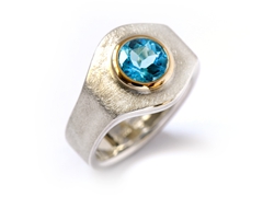 Ring in Silber 925 mit Topas ice-blue gefasst in Gold 750